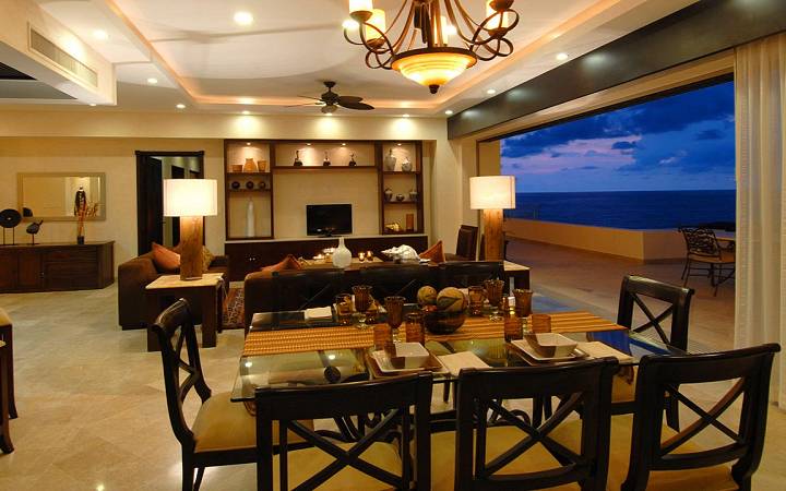 Oceanfront Penthouse - Living Room