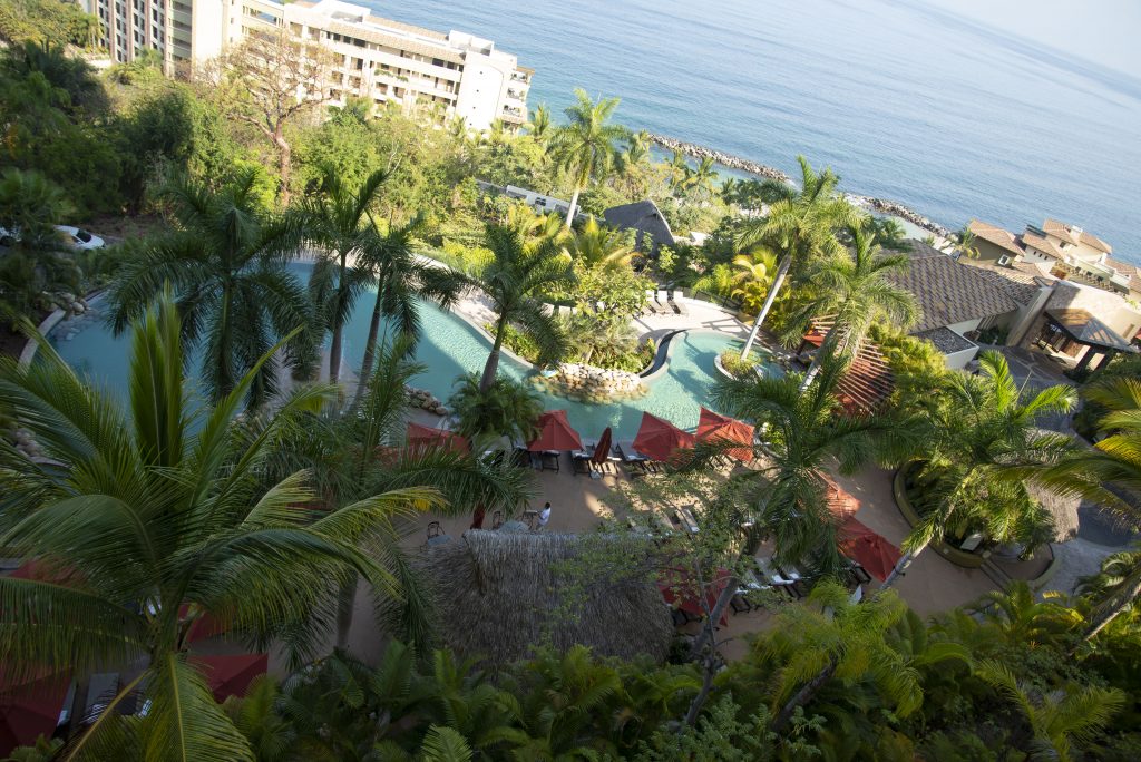 hotel luxury and nature
