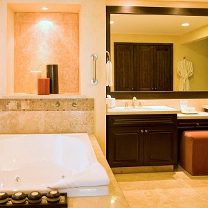bathroom-oceanfront-penthouse-residences-puerto-vallarta