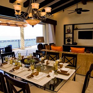 dining-room-oceanfront-penthouse-residences-puerto-vallarta_2
