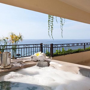 jacuzzi-oceanfront-penthouse-residences-puerto-vallarta