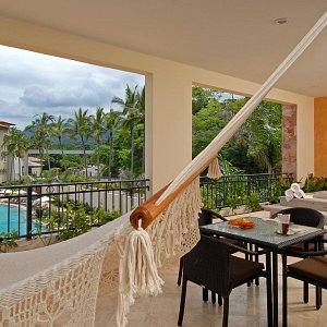 private-terrace-three-bedroom-beach-residences-puerto-vallarta