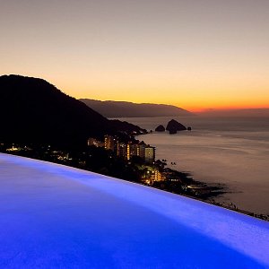 the-rooftop-night-hotel-mousa-puerto-vallarta